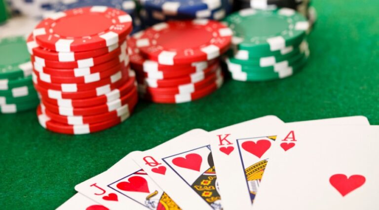 Menuqq – Strategi Menang di Poker Mempelajari Lawan Anda